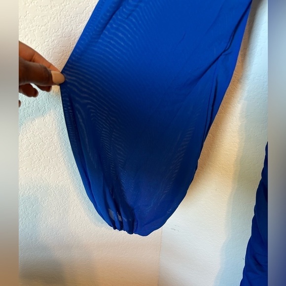 Blue Long sheer sleeve bodycon dress, Plunge neck stretchy knit ruched skirt. Sm - Picture 4 of 9